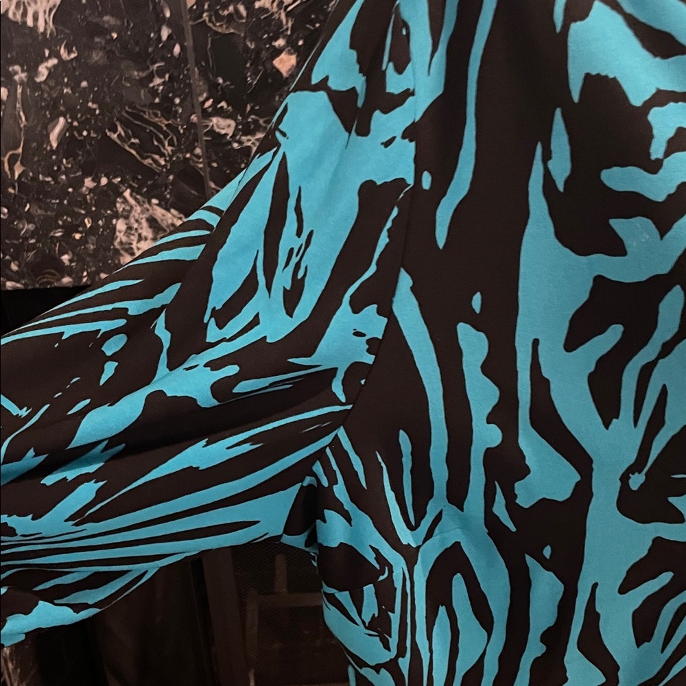 Serengeti Turquoise and Black Patterned Fabric - Picture 7 of 15